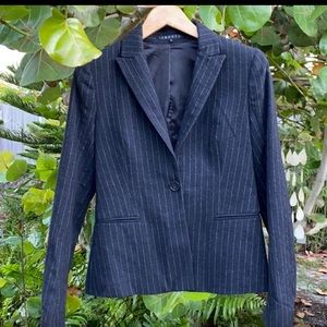 Theory 96% wool blazer